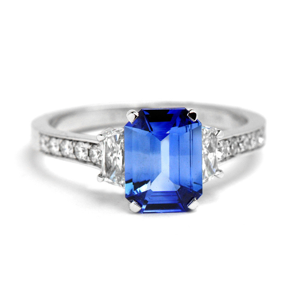 5th Avenue Blue Sapphire Ring
