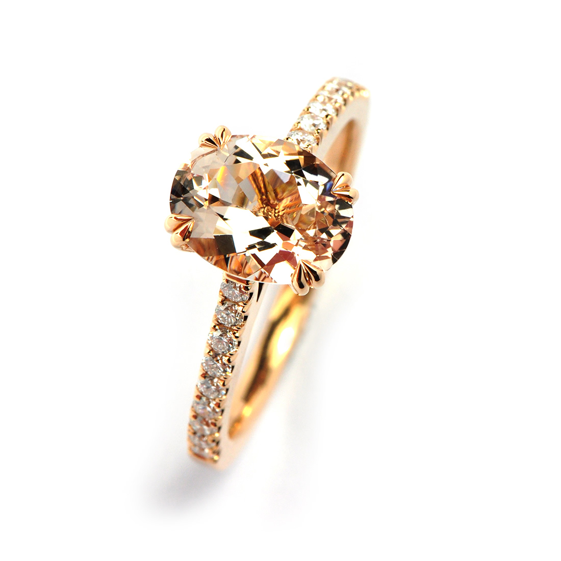 Rose Ann Oval Castel Pavé Ring (Morganite)